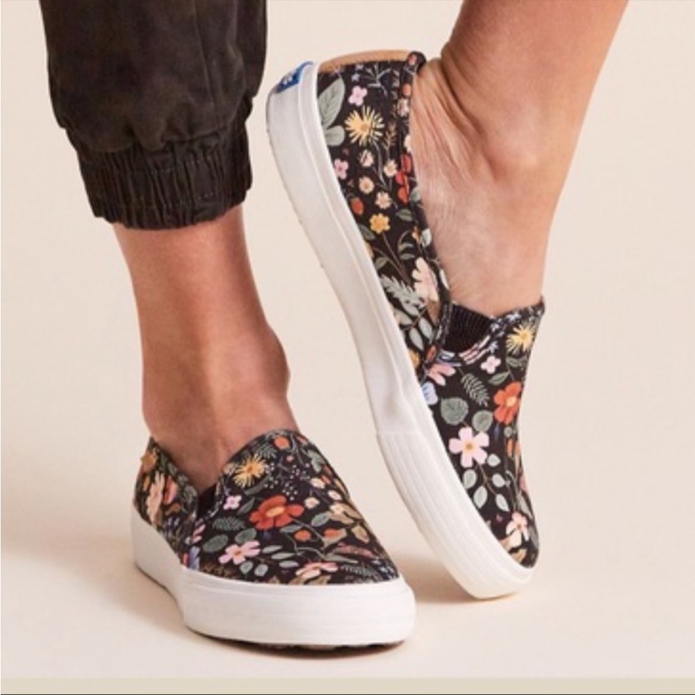 Keds x Rifle Paper Co Doubke Decker Sneaker in Black Strawberry Fields